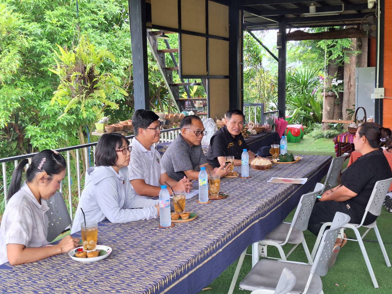 title - ผู้ตรวจราชการ ส.ป.ก. ลงพื้นที่จังหวัดหนองบัวลำภู ประชุมติดตามความก้าวหน้าผลการดำเนินงาน พร้อมตรวจเยี่ยมให้กำลังใจเกษตรกรแปลงใหญ่พืชผักและสมุนไพร 